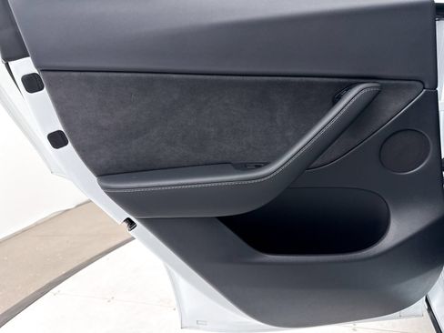 Used 2022 Tesla Model Y Performance AWD/4WD image 33