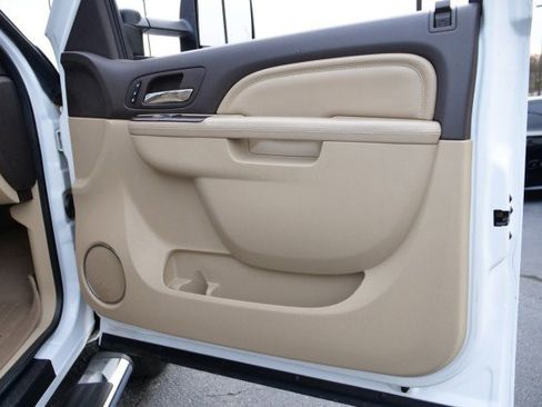 Used 2011 GMC Sierra 3500 Denali image 40