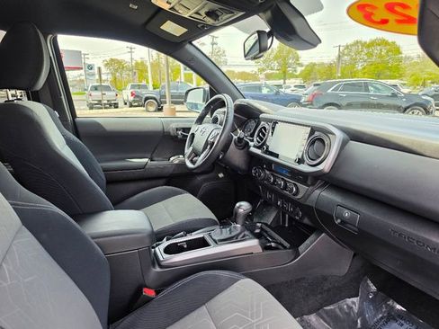 Used 2023 Toyota Tacoma TRD Off-Road AWD/4WD image 11