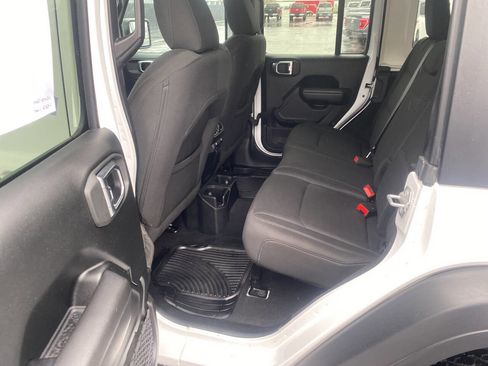 Used 2018 Jeep Wrangler Unlimited Sport S image 13