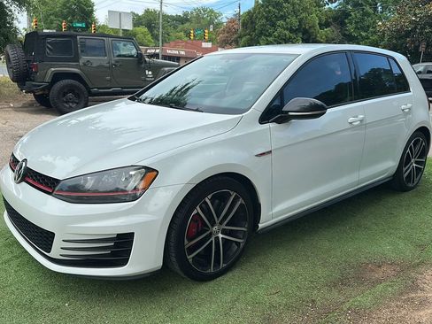 Used 2017 Volkswagen GTI SE FWD image 4