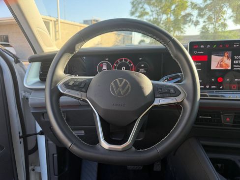 Used 2026 Volkswagen Tiguan SE AWD/4WD image 29