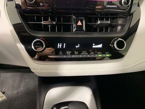 Used 2022 Toyota Corolla SE image 24