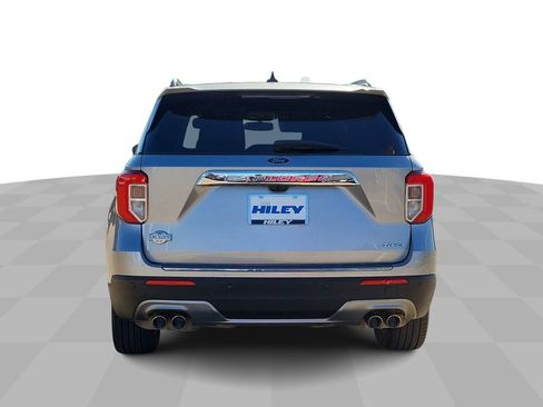 Used 2022 Ford Explorer King Ranch w/ Premium Technology Package image 7