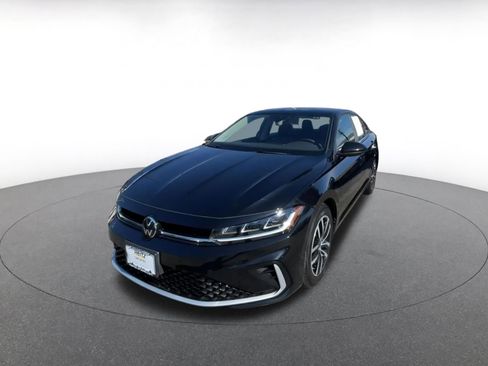 Used 2025 Volkswagen Jetta SE image 7