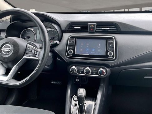 Used 2020 Nissan Versa S FWD image 7