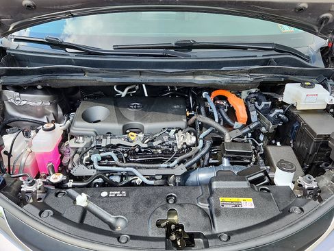 Used 2023 Toyota Sienna XLE w/ XLE Plus Package AWD/4WD image 28