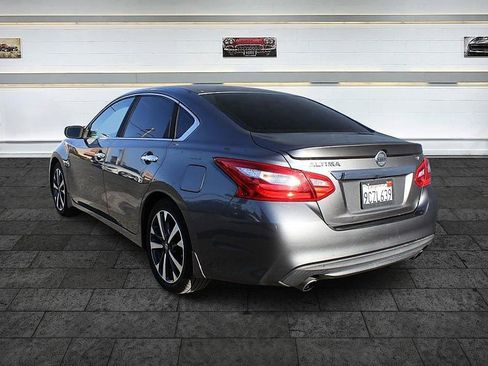Used 2016 Nissan Altima 2.5 SR FWD image 2