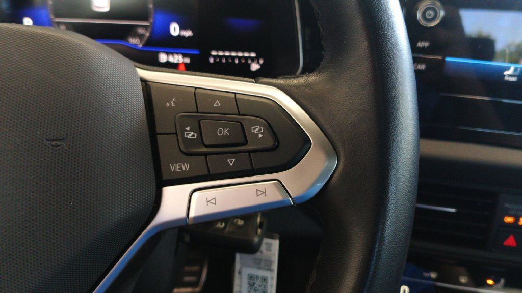 Used 2025 Volkswagen Jetta Sport FWD image 21