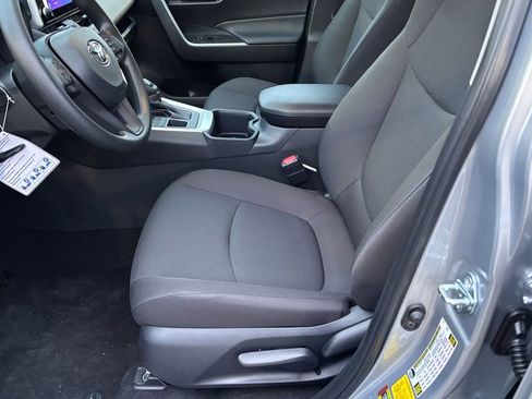 New 2025 Toyota RAV4 LE image 10