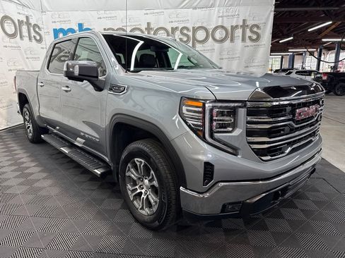 Used 2025 GMC Sierra 1500 SLT AWD/4WD image 11