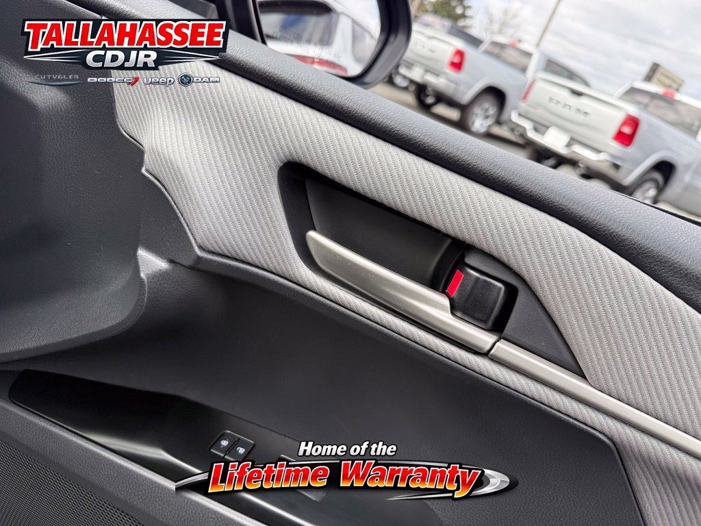Used 2025 Toyota Camry SE w/ Convenience Package FWD image 36