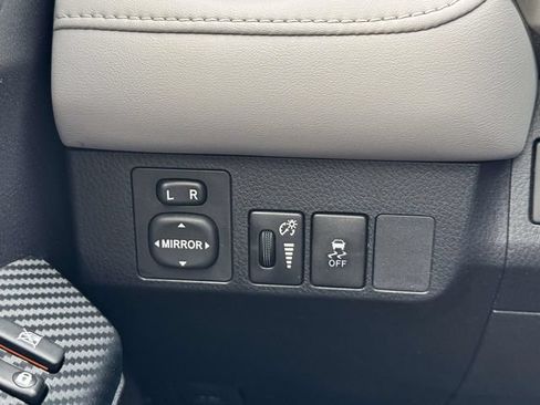 Used 2013 Toyota RAV4 XLE AWD/4WD image 21