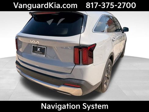 Certified 2025 Kia Sorento S image 4