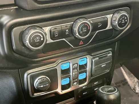 Used 2020 Jeep Wrangler Unlimited Sport S AWD/4WD image 15