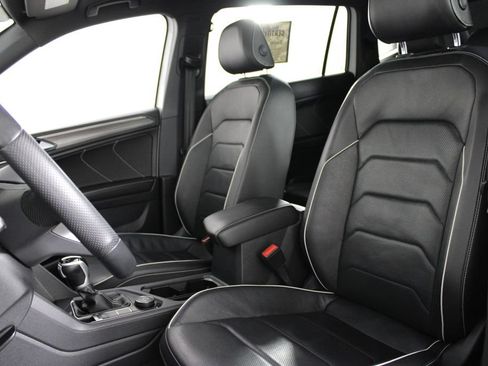 Used 2022 Volkswagen Tiguan SEL R-Line AWD/4WD image 18
