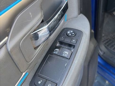 Used 2016 RAM 1500 Express RWD image 32