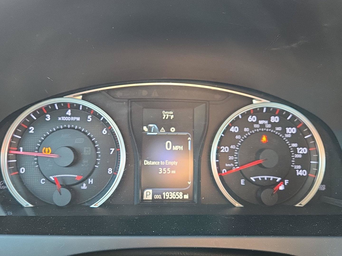 Used 2015 Toyota Camry SE FWD image 18