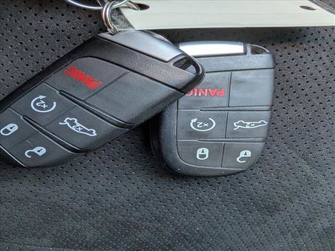 Used 2019 Dodge Challenger R/T Scat Pack w/ Plus Package RWD image 33