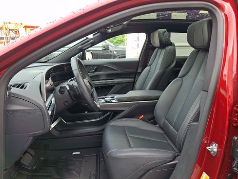 Certified 2024 Cadillac Lyriq Luxury AWD/4WD image 18