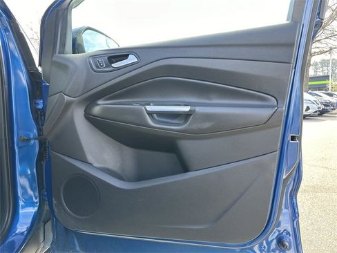 Used 2017 Ford Escape SE image 23