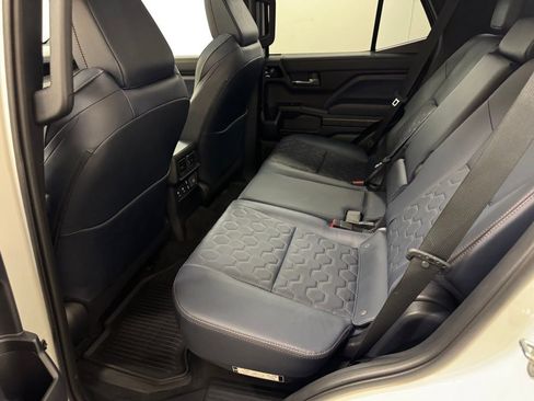 Used 2025 Toyota 4Runner 4WD image 33