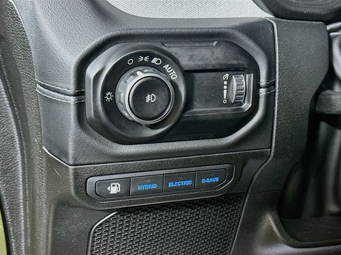 Used 2024 Jeep Wrangler Unlimited Sahara AWD/4WD image 10