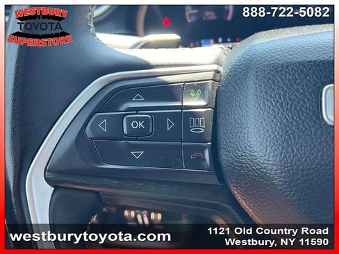 Used 2024 Jeep Grand Cherokee L Laredo image 23