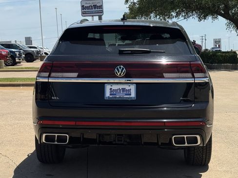 Used 2024 Volkswagen Atlas Cross Sport SEL Premium R-Line AWD/4WD image 6