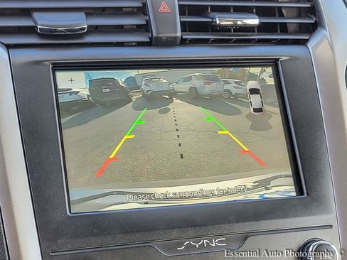 Used 2020 Ford Fusion SE image 21