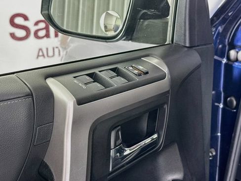 Used 2021 Toyota 4Runner SR5 Premium w/ Moonroof Package AWD/4WD image 18