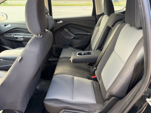 Used 2018 Ford Escape SE w/ SE Sync 3 Package AWD/4WD image 10