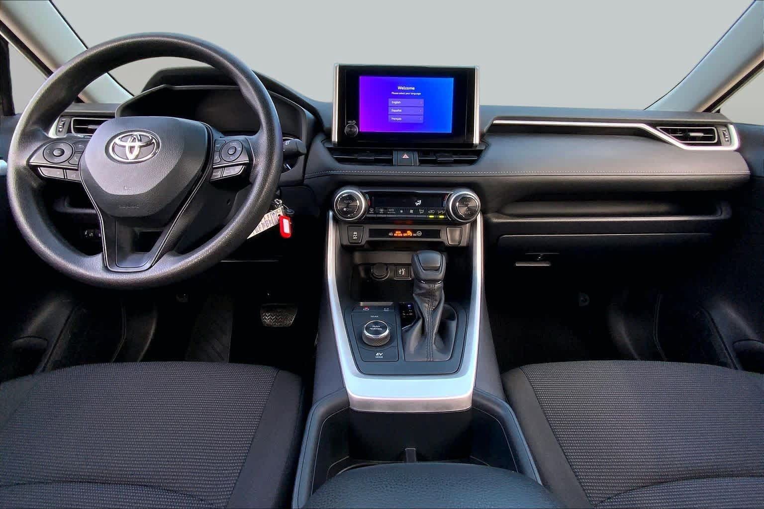 Used 2025 Toyota RAV4 LE AWD/4WD image 15
