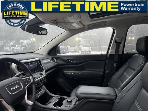 Used 2023 GMC Acadia Denali image 15