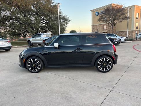 Used 2023 MINI Cooper SE image 4