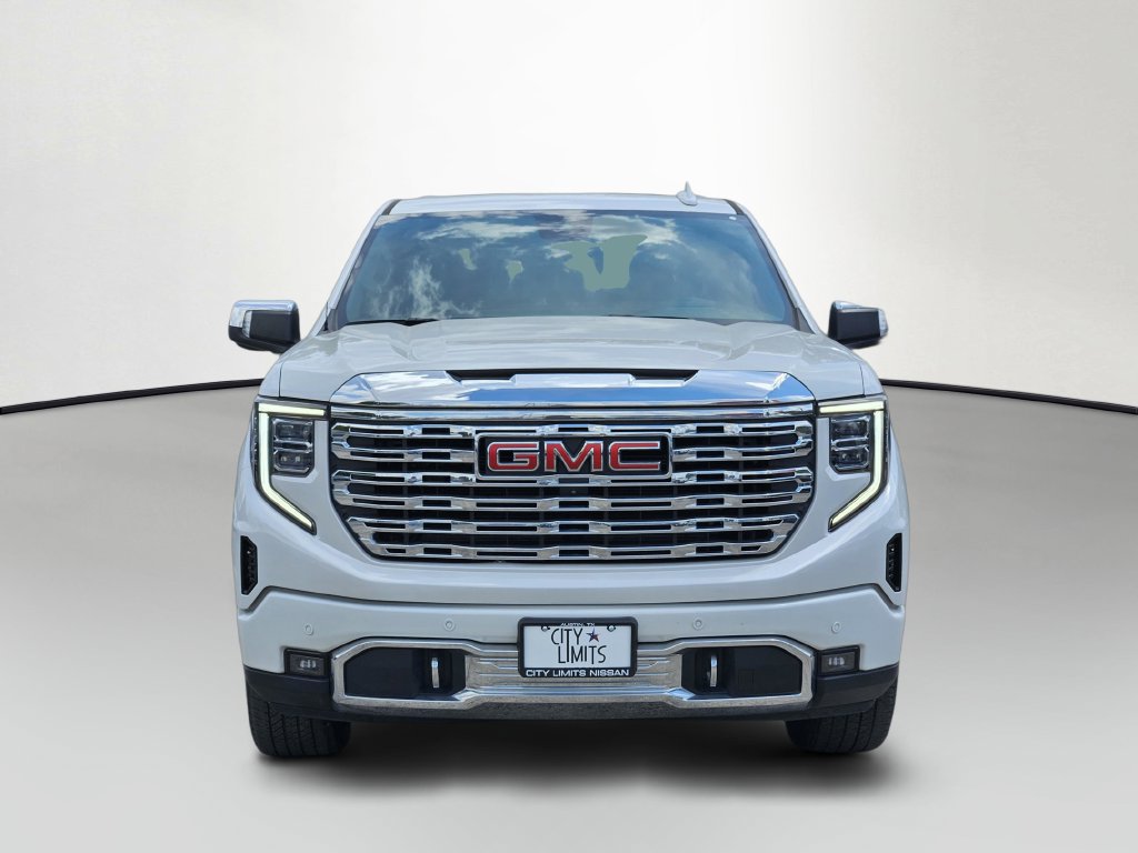 Used 2023 GMC Sierra 1500 Denali w/ Denali Reserve Package AWD/4WD image 2