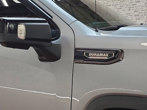 Used 2024 GMC Sierra 1500 AT4X image 10