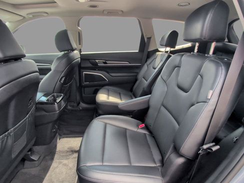 Used 2025 Kia Telluride S FWD image 38