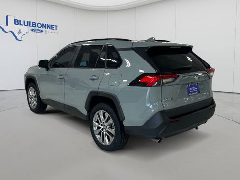 Used 2023 Toyota RAV4 XLE Premium FWD image 7