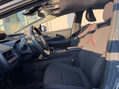 Used 2024 Toyota Prius Prime FWD image 13