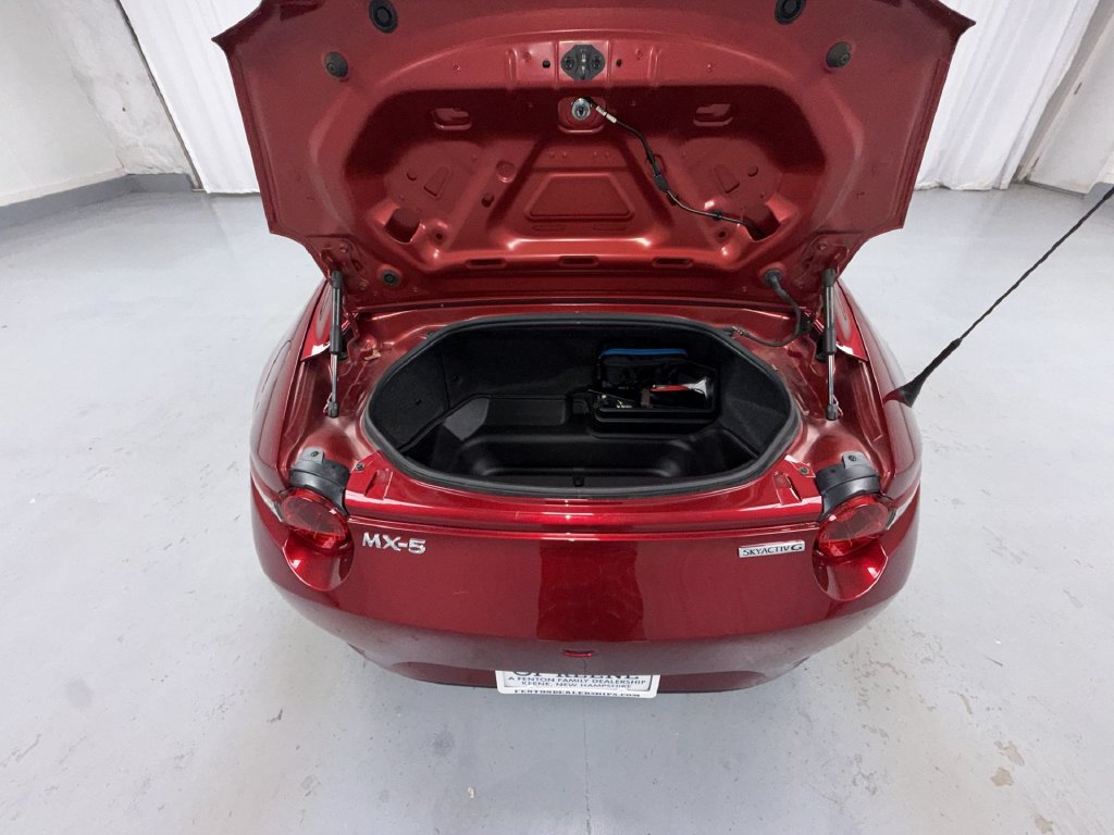 Used 2021 MAZDA MX-5 Miata RF Club w/ Weather Package RWD image 17
