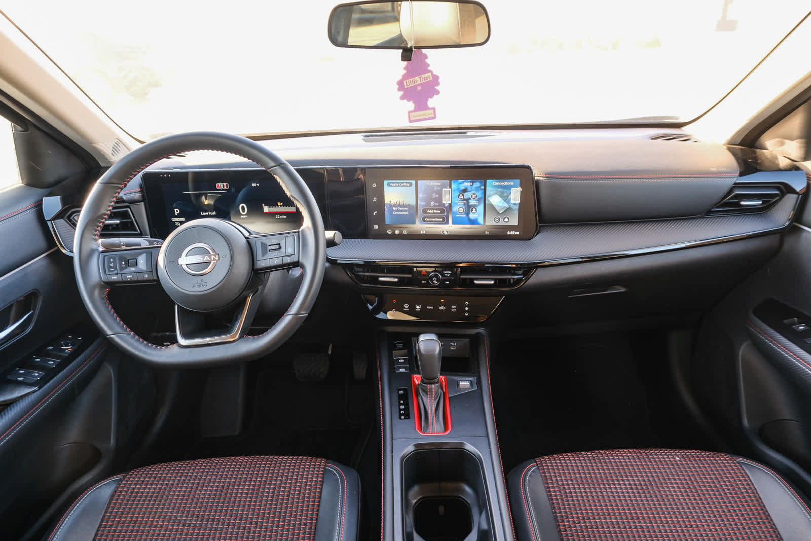 Used 2026 Nissan Kicks SR FWD image 13