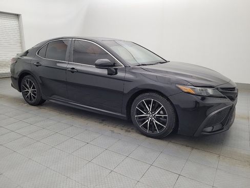 Used 2021 Toyota Camry SE image 11