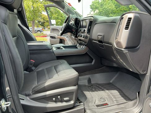 Used 2018 GMC Sierra 2500 Denali w/ Duramax Plus Package AWD/4WD image 60