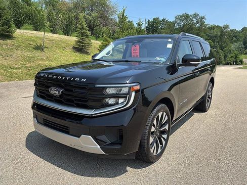 Certified 2025 Ford Expedition Platinum w/ Driver's Package AWD/4WD image 8