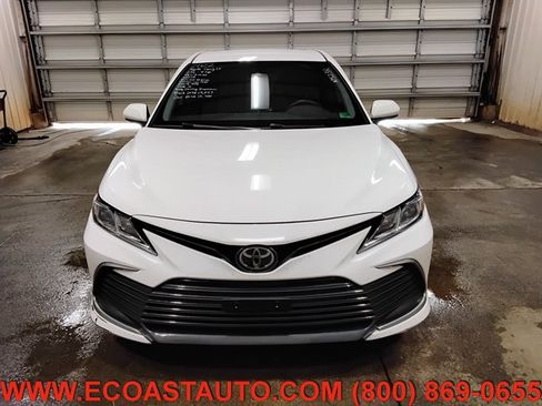 Used 2022 Toyota Camry LE FWD image 7