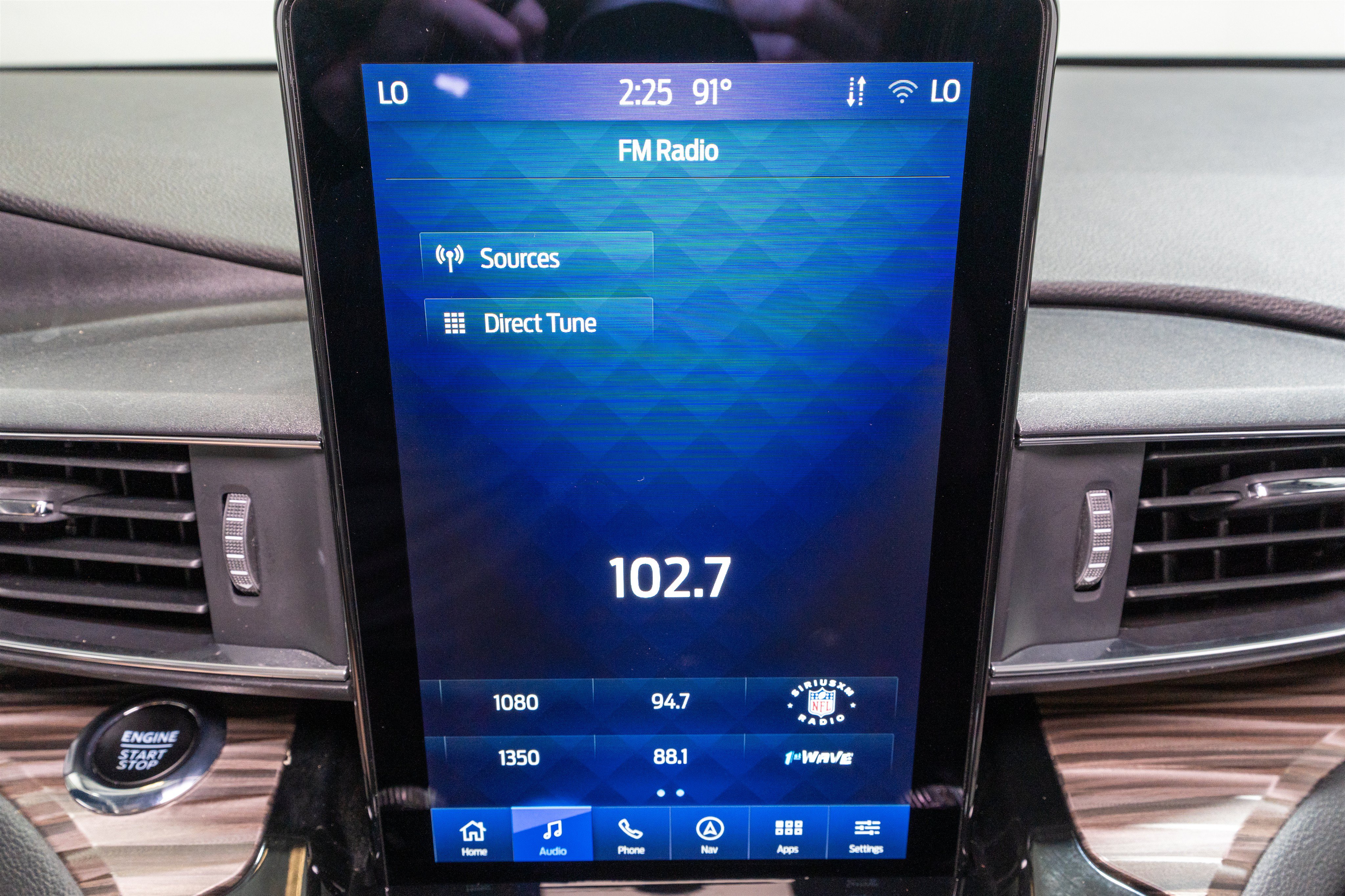 Used 2023 Ford Explorer Limited w/ Limited Technology Package RWD image 19