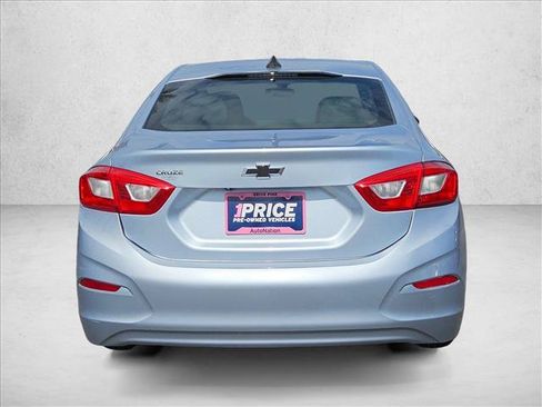 Used 2017 Chevrolet Cruze LS FWD image 6