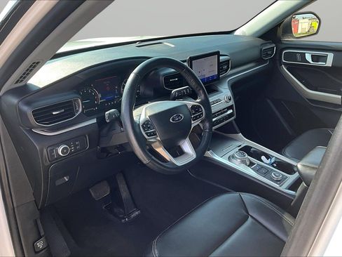 Used 2022 Ford Explorer XLT AWD/4WD image 21