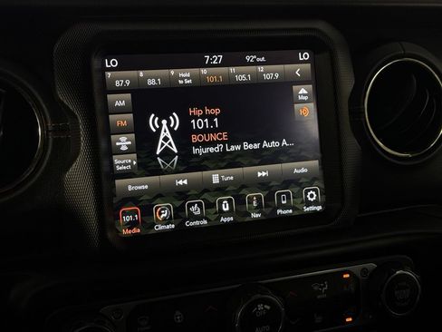 Used 2021 Jeep Wrangler Unlimited Sahara AWD/4WD image 18